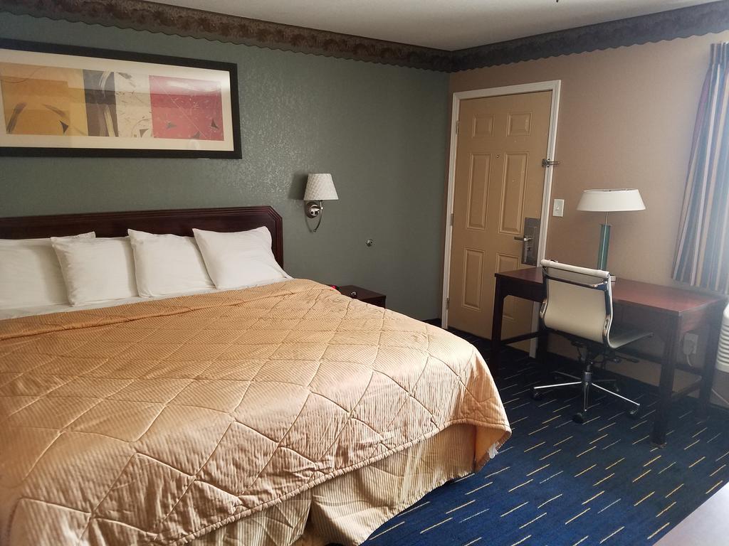 Country Inn Sterling エクステリア 写真